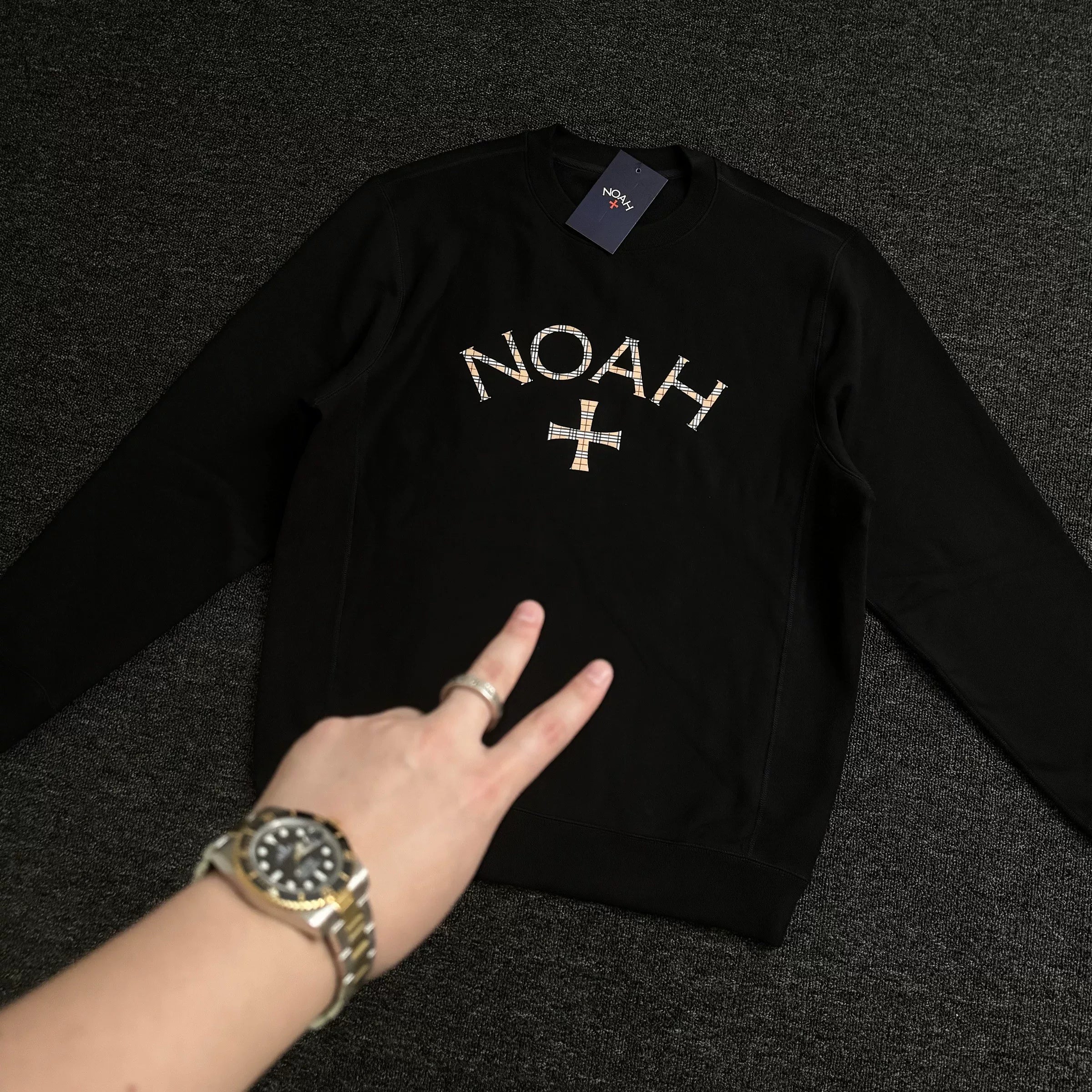 NOAH MARS Men Heavyweight Crew Sweatshirt Plaid Cross Thread Splicing