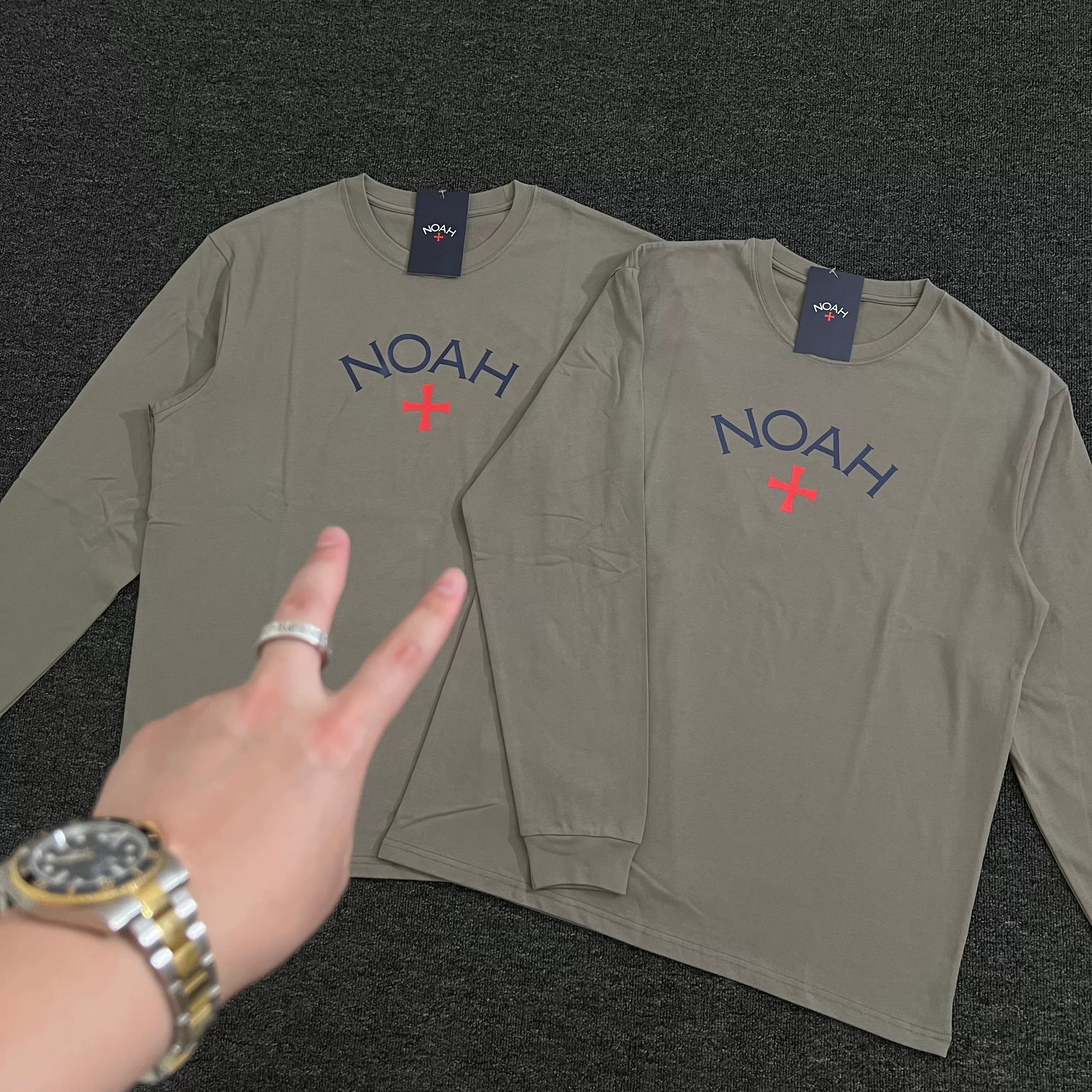 Unisex Heavyweight Cotton Long Sleeve Tee, Matcha Gray Cross Print